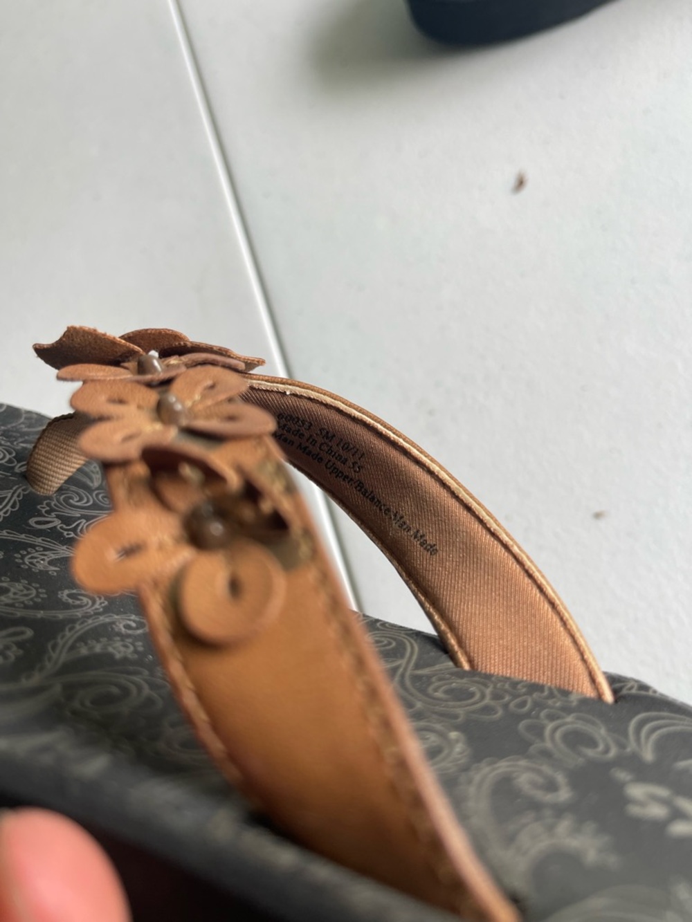 Clarks Size 5 Brown Floral Wedge Sandals Thong Comfort Shoes - Picture 9 of 10